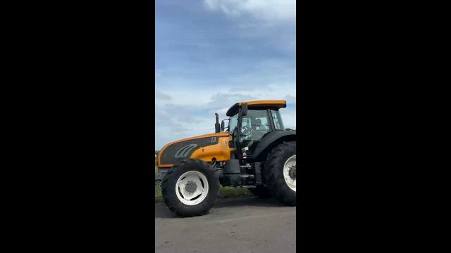 Imagem Trator Valtra / Valmet BT 210 4x4 - aceito troca por trator menor