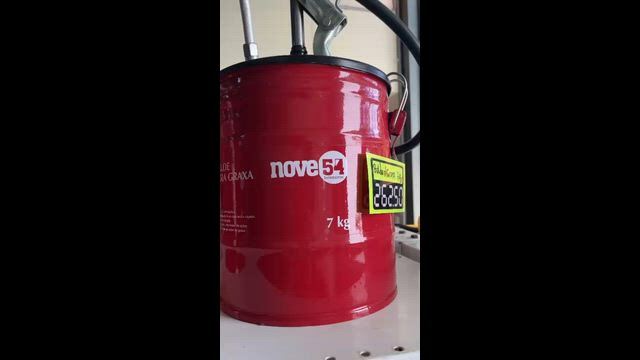 Imagem Balde De Graxa De 7 Kg Para Aplicações Precisas