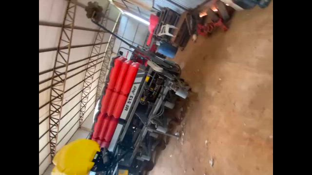 Imagem PLANTADORA 13 LINHAS DE 45 MASSEY FERGUSON