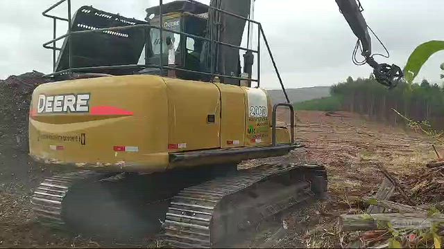 Imagem ESCAVADEIRA HIDRÁULICA JOHN DEERE 200 DLC – ANO 2007