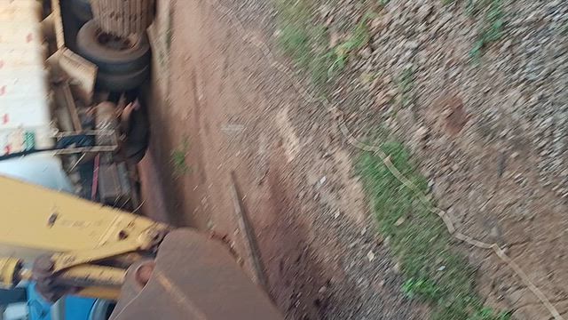 Vídeo Escavadeira komatso Pc 200 LC