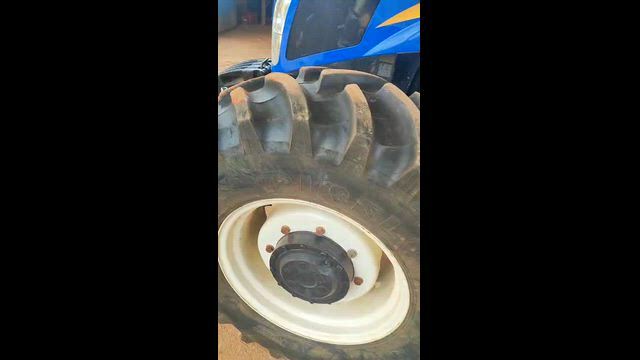Imagem Trator New Holland TL5.90 4x4 (90cv) - Ano 2023