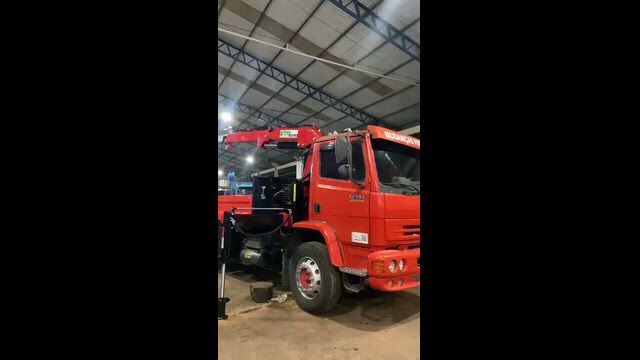 Imagem Guindaste Hidráulico 9 Toneladas para Caminhão – Alta Performance e Segurança