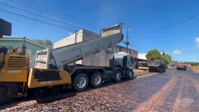 Imagem Acabadora caterpilla