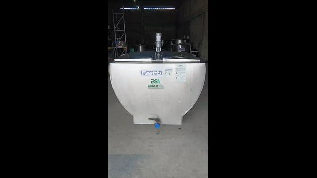 Imagem Resfriador de leite 1000 litros Reafrio meia cana monofásico