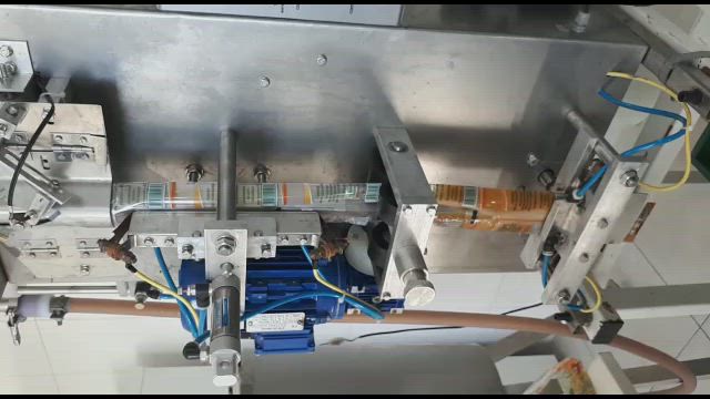 Imagem MÁQUINAS PARA EMBALAR CREMOSINHO, POLPAS DE FRUTAS, SORVETES DE IOGURTE, ETC