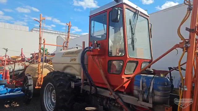 Imagem Trator com Trâmpulo Massey Ferguson 275 e Pulverizador com barra de 14 metros
