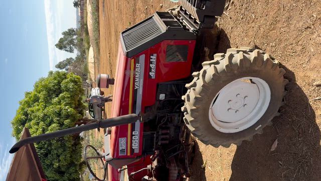 Imagem Trator Agrícola Yanmar 1050 D Turbo 4x4