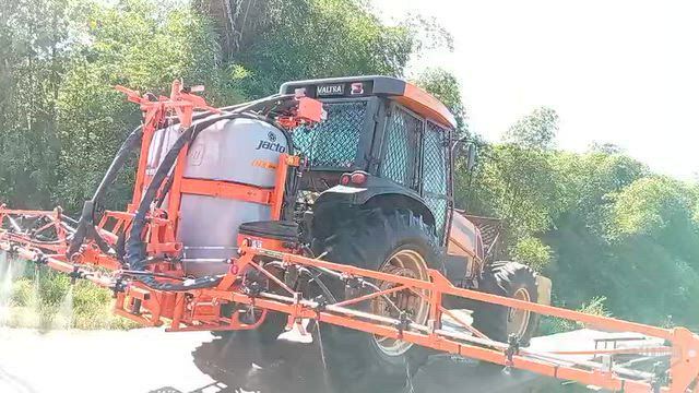 Imagem Pulverizador Jacto Condor AM12 800 Litros – Ano 2023