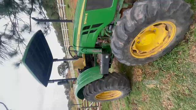 Imagem TRATOR AGRÍCOLA JOHN DEERE 5060E