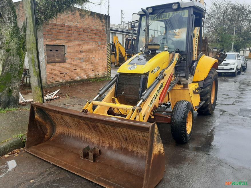 Retroescavadeira em Porto Alegre - RS à venda com preço