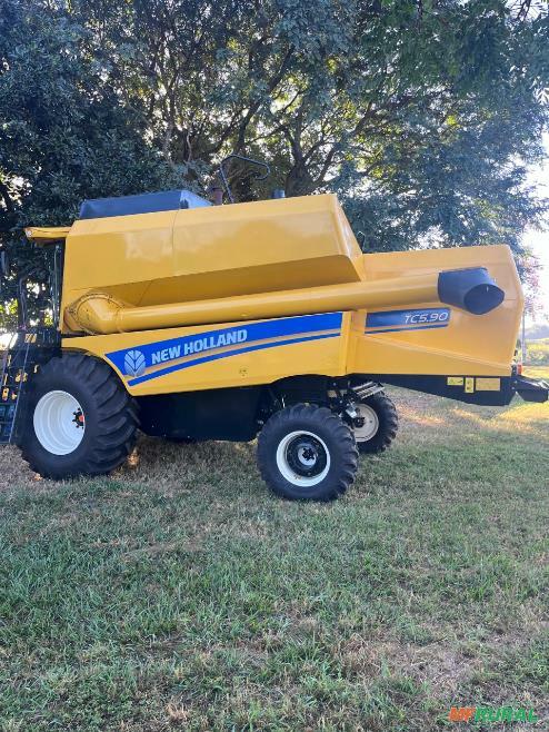 Modèle Réduit Moissonneuse New Holland TC5.90 Burago Farmland - 18 Cm, Avec Collecteur Grains Ou Cueilleur Maïs