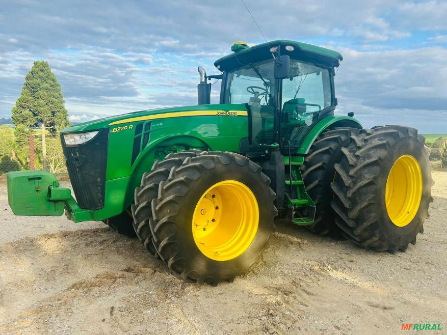 John Deere 8270 R em Curitiba - PR à venda com preço