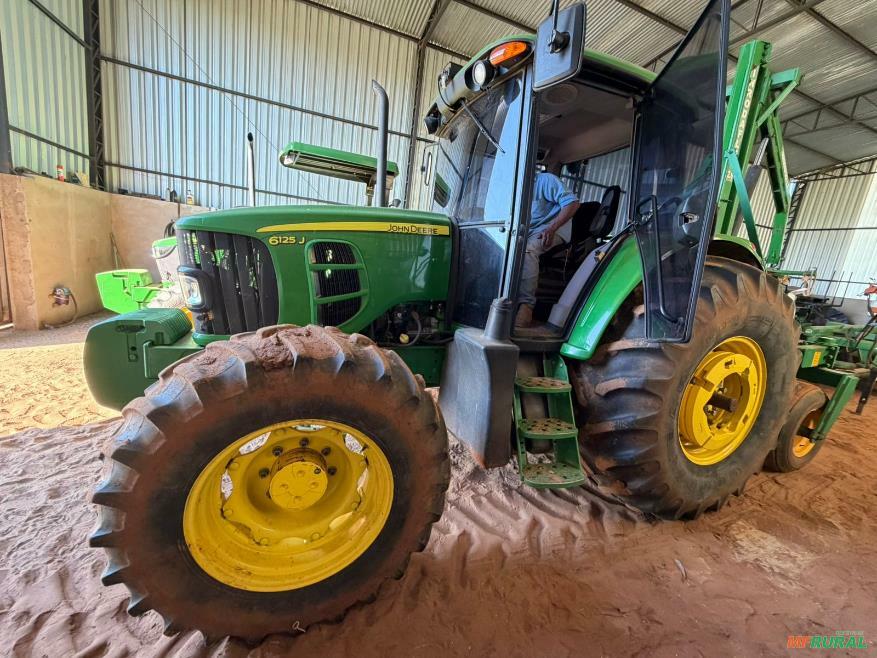 Trator John Deere 6125 à venda com preço John Deere 6125